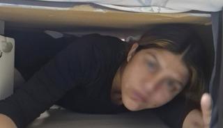 Su&ccedil; makinesi kadının saklandığı yer şaşkına &ccedil;evirdi!