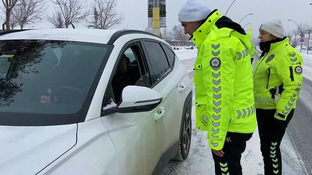 Ağrı'da kış şartlarına yönelik trafik denetimleri sürdürülüyor