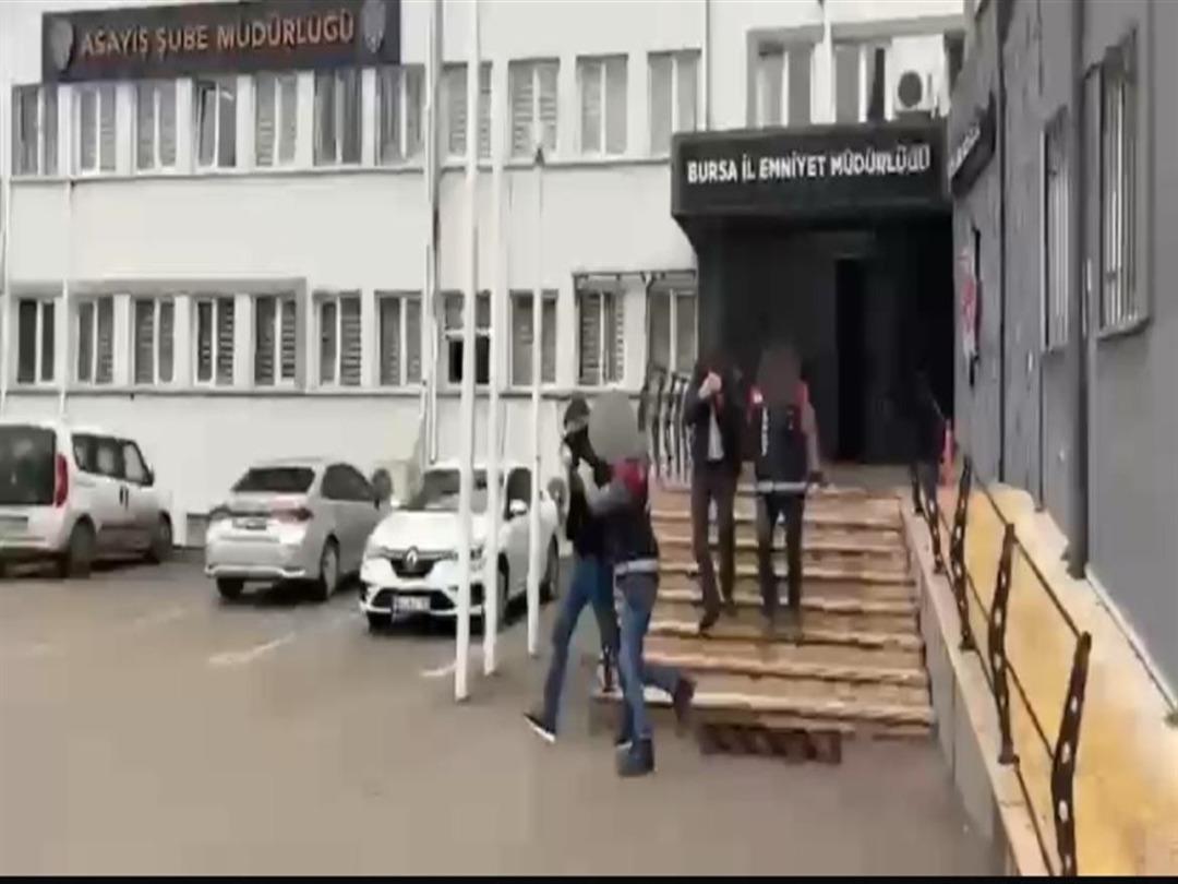 Kuyumculara sahte gram altın satan 2 şüpheli, kamera görüntüleriyle yakalandı 2