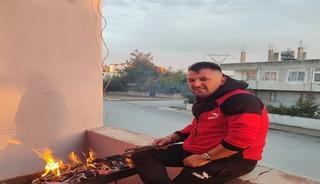 Devrilen trakt&ouml;r&uuml;n altında kalan s&uuml;r&uuml;c&uuml; hayatını kaybetti