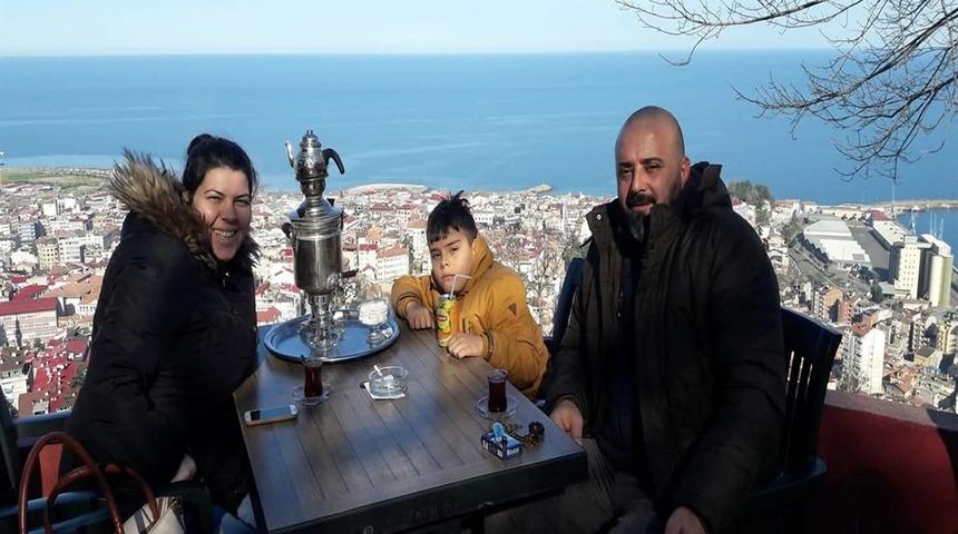 S&ouml;mestir tatili d&ouml;n&uuml;ş&uuml; kazada &ouml;len &ccedil;ift toprağa verildi