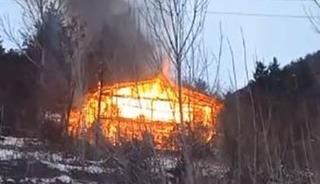 K&ouml;yde &ccedil;ıkan yangında bir ev kullanılamaz hale geldi