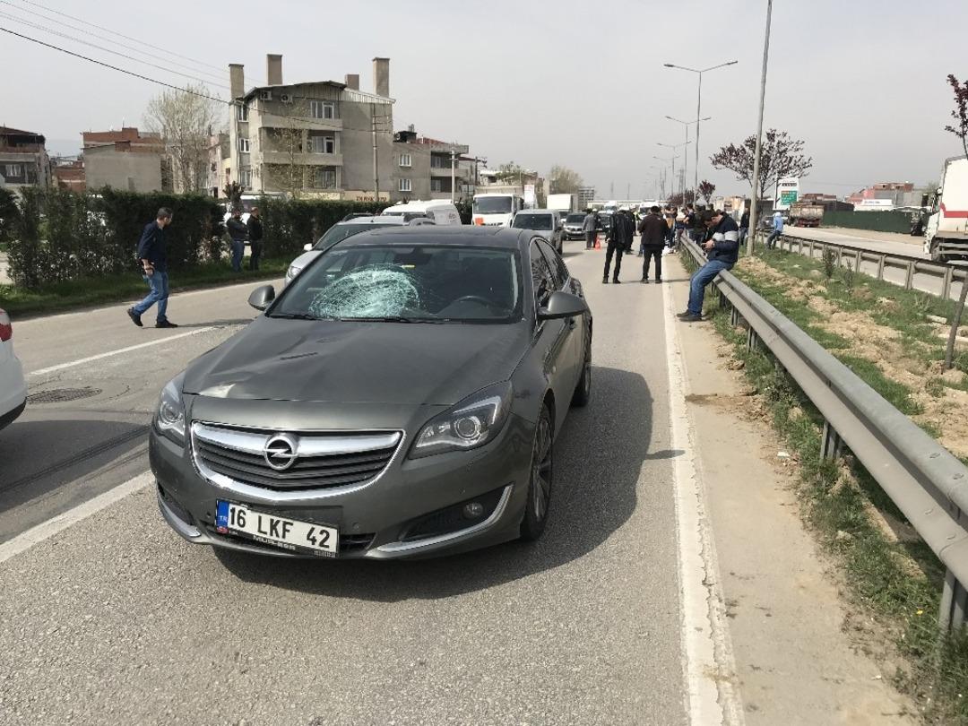 Yaşlı kadın karşıdan karşıya ge&ccedil;erken canından oldu