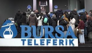 500 metreyi aşan kuyruk, sadece ona binebilmek i&ccedil;in