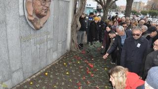 Uğur Mumcu, Salihli’de karanfillerle anıldı