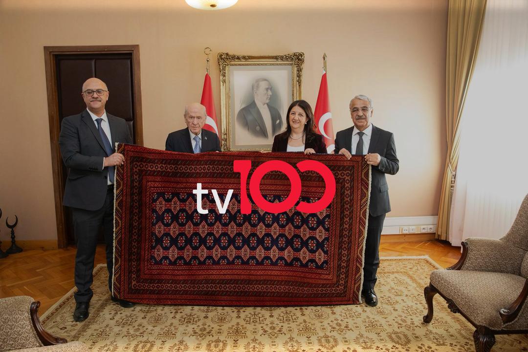 &Ouml;calan ın Devlet Bah&ccedil;eli ye hediye ettiği kilimin g&ouml;r&uuml;nt&uuml;leri ortaya &ccedil;ıktı! 2