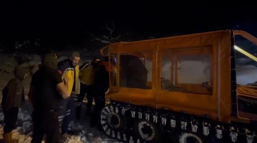 Hasta kadının imdadına paletli ara&ccedil;la AFAD yetişti