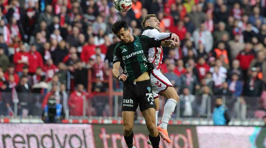 Kocaelispor'a Fenerbah&ccedil;e ma&ccedil;ı &ouml;ncesi şok! Tayfur Bing&ouml;l cezalı duruma d&uuml;şt&uuml;