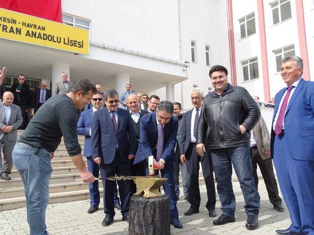 Nevruzu kitap okuyarak karşıladılar