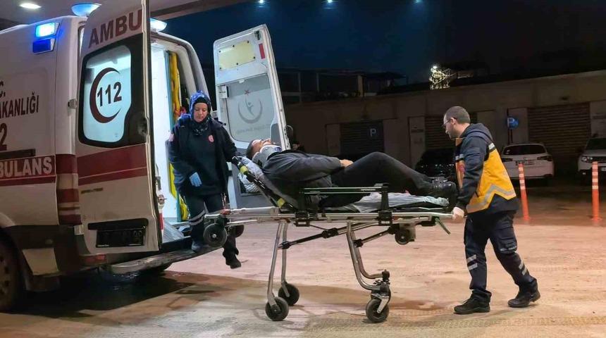 İneg&ouml;l&rsquo;de ara&ccedil;lar &ccedil;arpıştı: 2 yaralı