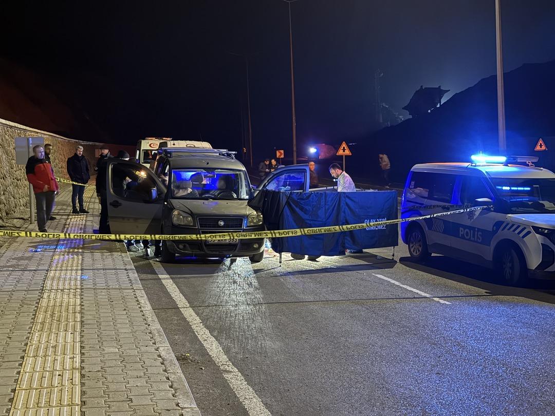 Yasak ilişki yaşadığı adamın boğazını kesip başına satırla vurarak katletti! 3