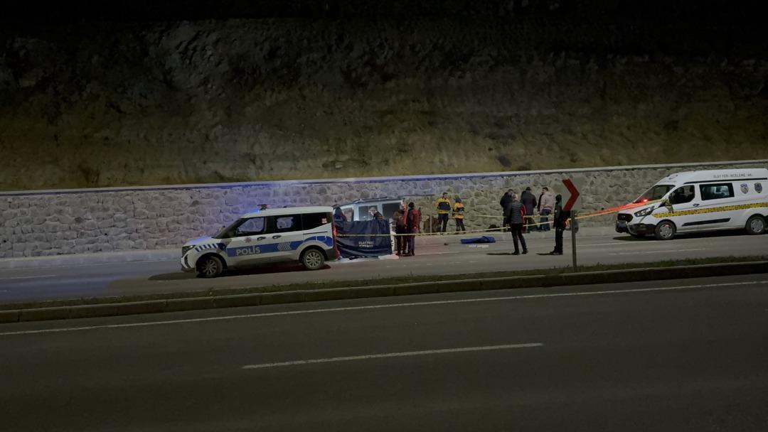 Yasak ilişki yaşadığı adamın boğazını kesip başına satırla vurarak katletti! 4