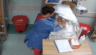 Bebeğe uyguladığı şiddet infial yaratmıştı! O hemşireden yeni adım