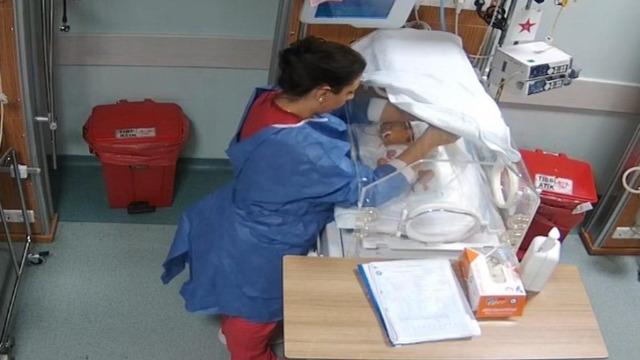 Bebeğe uyguladığı şiddet infial yaratmıştı! Tepki çeken hemşireden yeni adım