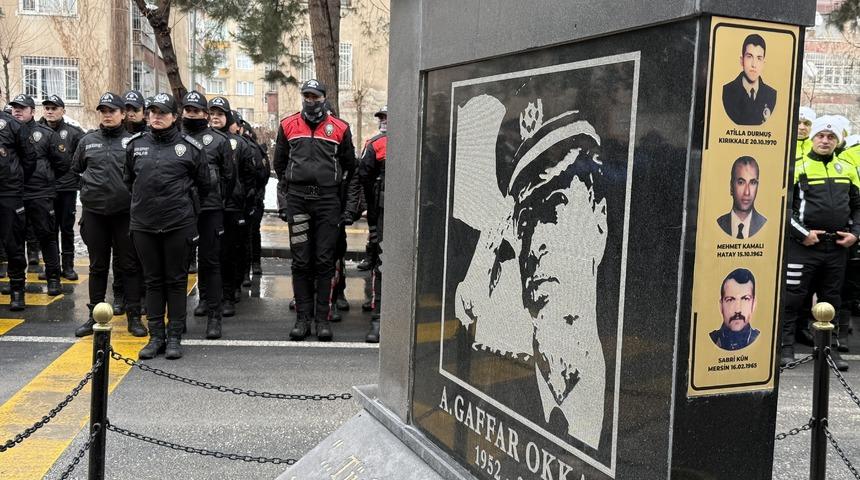 Emniyet M&uuml;d&uuml;r&uuml; Ali Gaffar Okkan şehit edildiği yerde anıldı