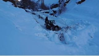 Şırnak’ta karla mücadele çalışmaları aralıksız sürüyor