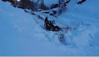 Şırnak&rsquo;ta karla m&uuml;cadele &ccedil;alışmaları aralıksız s&uuml;r&uuml;yor