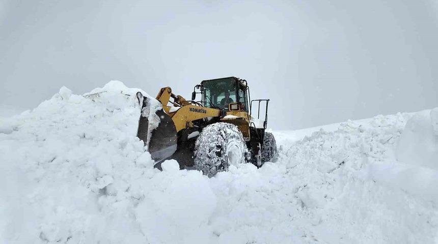 Bing&ouml;l&rsquo;de 56 k&ouml;y yolunda &ccedil;alışmalar s&uuml;r&uuml;yor