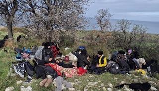 Ayvacık&rsquo;ta 39 ka&ccedil;ak g&ouml;&ccedil;men ile 1 g&ouml;&ccedil;men ka&ccedil;ak&ccedil;ısı ş&uuml;phelisi yakalandı