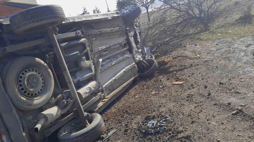 Kulu&rsquo;da kontrolden &ccedil;ıkan kamyonet devrildi