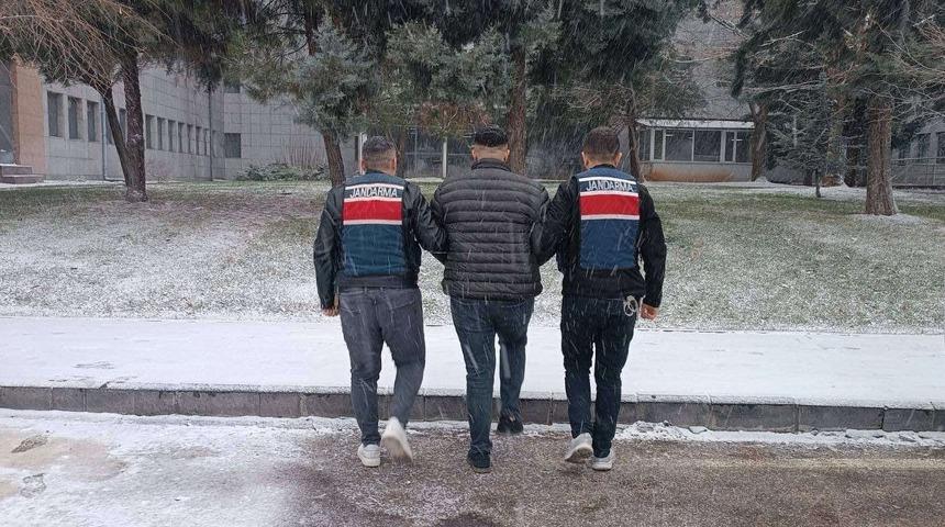 Kesinleşmiş 10&rsquo;ar yıl cezayla aranan 2 şahıs yakalandı