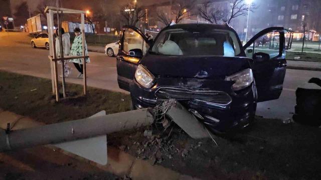 Otomobil refüje çıktı