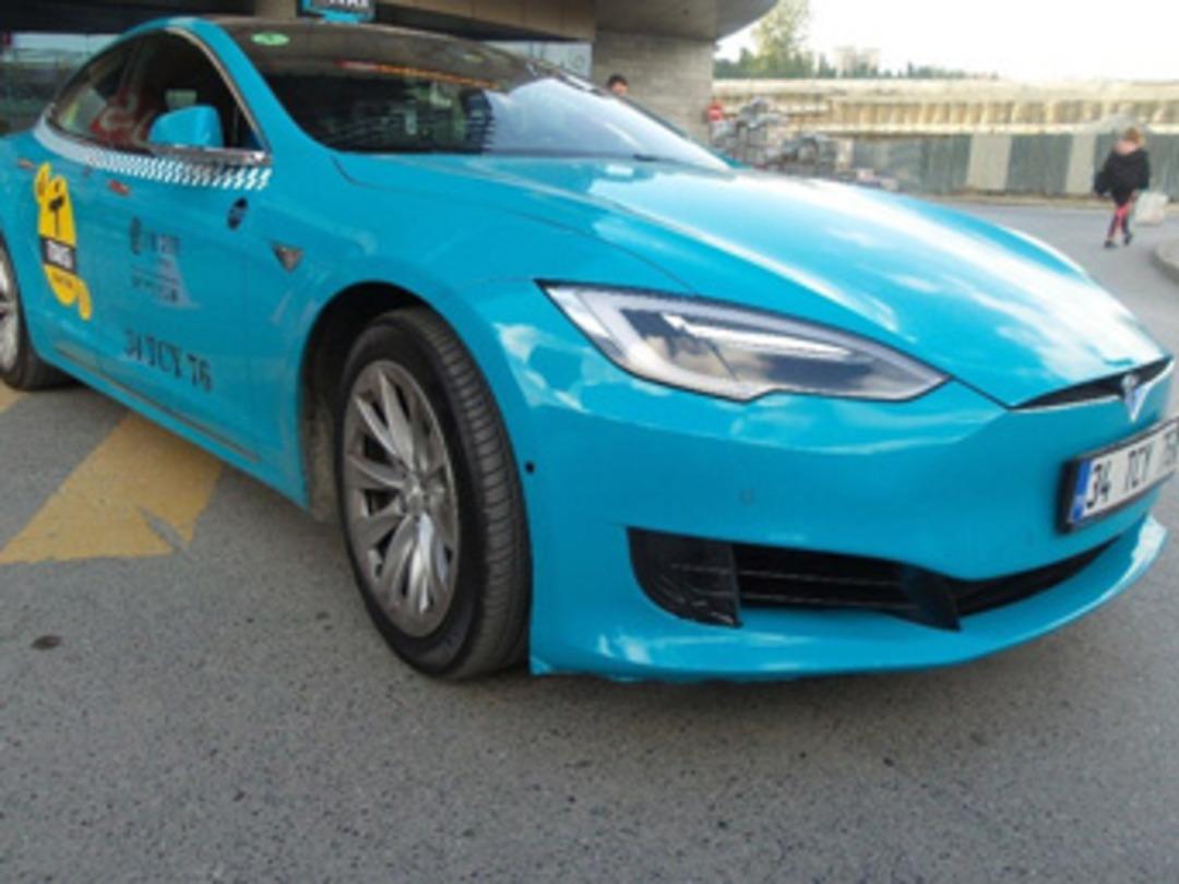 İstanbullular 'turkuaz taksi'ye yoğun ilgi g&ouml;steriyor