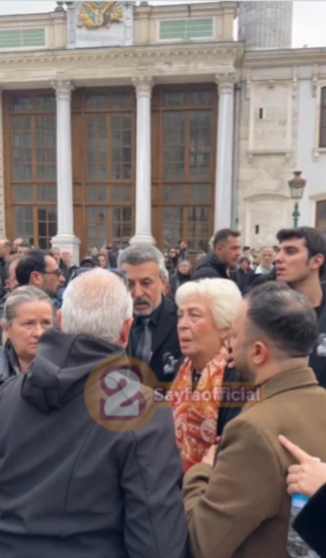 İzzet G&uuml;nay, Haldun Dormen in cenazesinde bayıldı! İzzet G&uuml;nay ka&ccedil; yaşında? 1