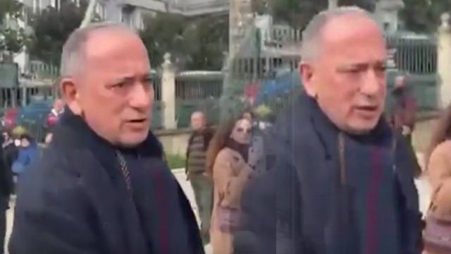 Tahliyeden sonra ilk kez görüntülendi! Gazeteci Fatih Altylı Haldun Dormen'in cenazesine katıldı