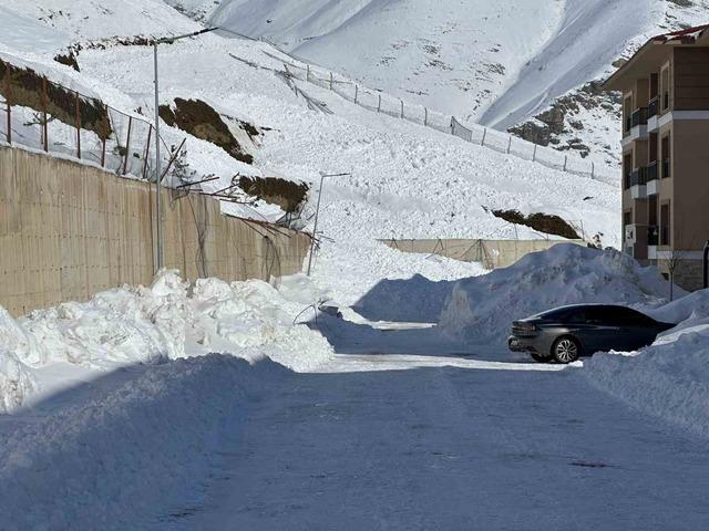 &Ccedil;atak&rsquo;ta iki ayrı &ccedil;ığ d&uuml;şt&uuml; 3