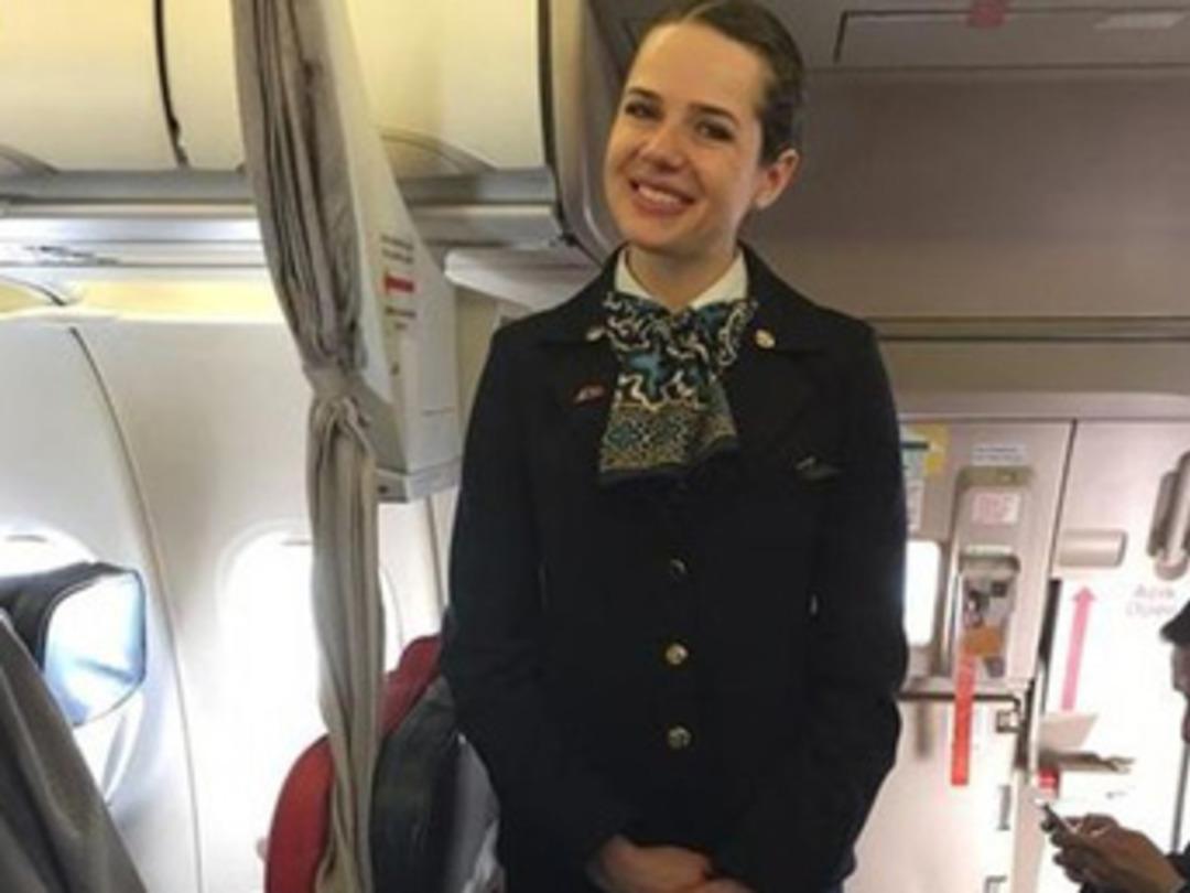 Bikini şampiyonu hostes