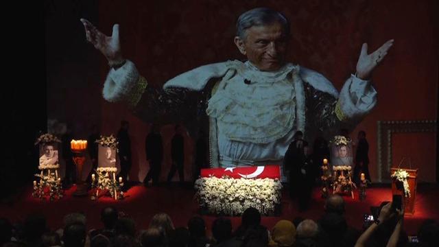 T&uuml;rk tiyatrosunun usta ismi Haldun Dormen son yolculuğuna uğurlandı