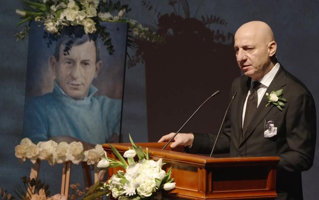 Türk tiyatrosunun usta ismi Haldun Dormen son yolculuğuna uğurlandı 6