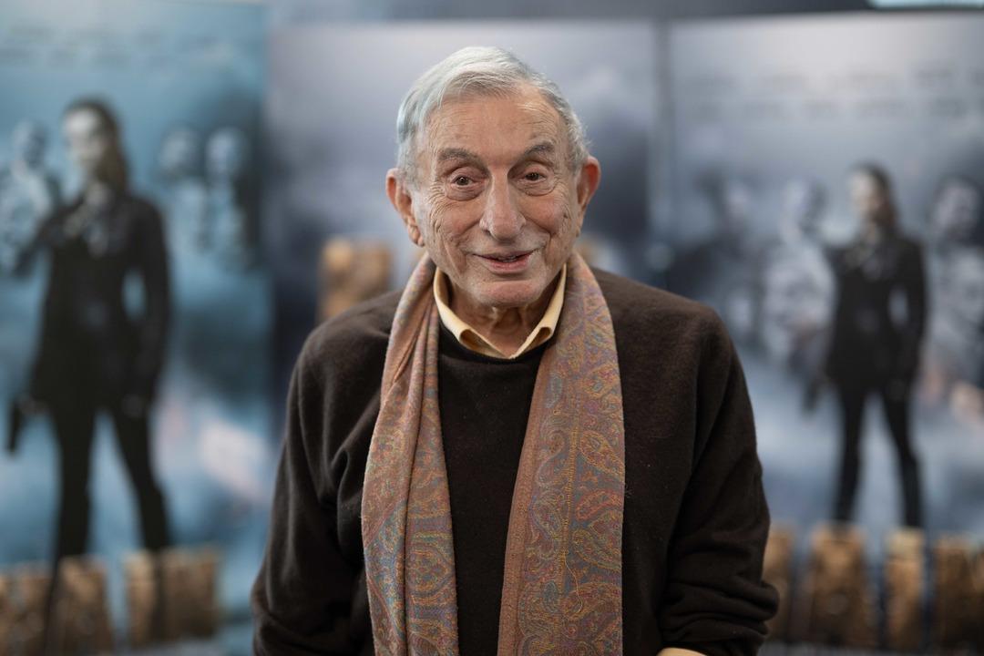 Türk tiyatrosunun usta ismi Haldun Dormen son yolculuğuna uğurlandı 3