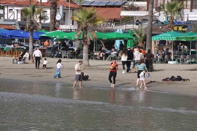 Güneşli hava sahilleri doldurdu 2