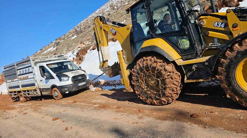 Gerc&uuml;ş&rsquo;te g&ouml;&ccedil;erlerin imdadına &Ouml;zel İdare yetişti