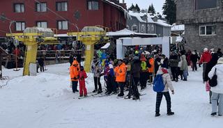 Uludağ'da s&ouml;mestir yoğunluğu! Adım atacak yer kalmadı