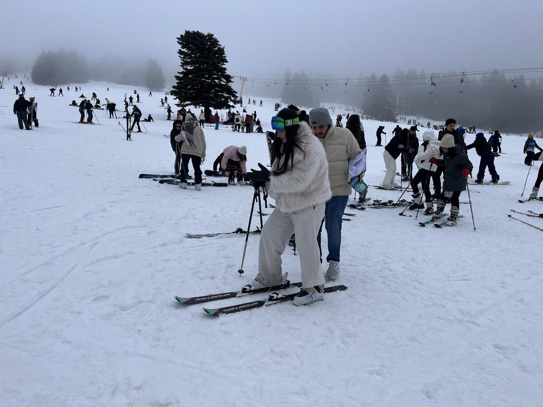Uludağ da hafta sonu ve s&ouml;mestir yoğunluğu! Pistlerde adım atacak yer kalmadı 2