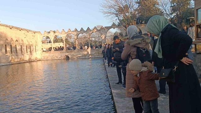 G&uuml;neşi g&ouml;ren soluğu Balıklıg&ouml;l&rsquo;de aldı 1