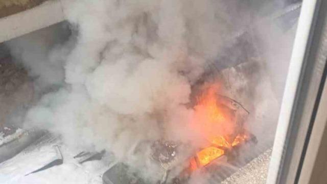 Araç alevlere teslim oldu