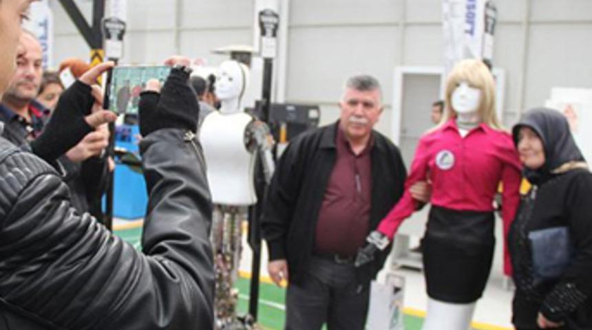 Türkiye'nin ilk insansı robot fabrikası açıldı