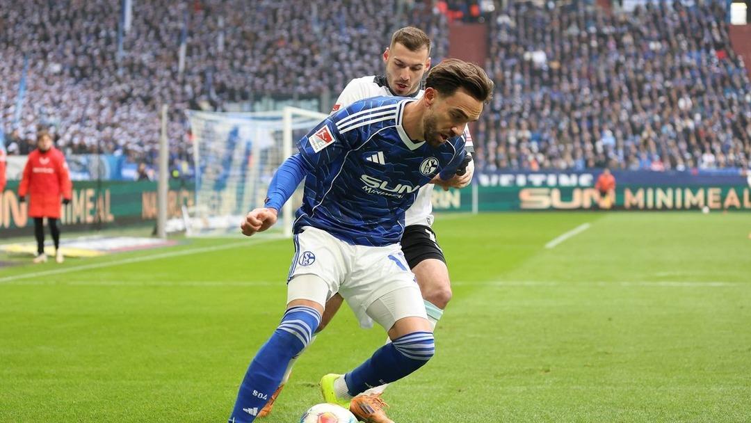 Schalke - Kaiserslautern ma&ccedil;ına Edin Dzeko ve Kenan Karaman damgası! İpten aldılar 5