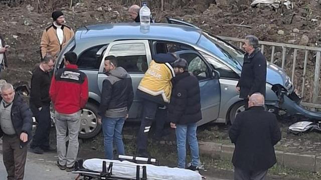 Direksiyon başında kalp krizi geçirip kaza yapan sürücü öldü