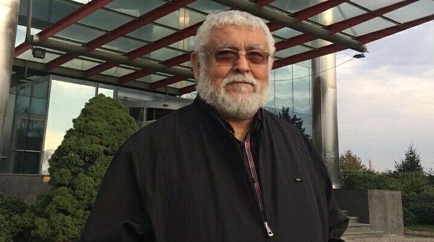 Gazeteci Ahmet Reha &Ouml;z, yalnız yaşadığı evde &ouml;l&uuml; bulundu