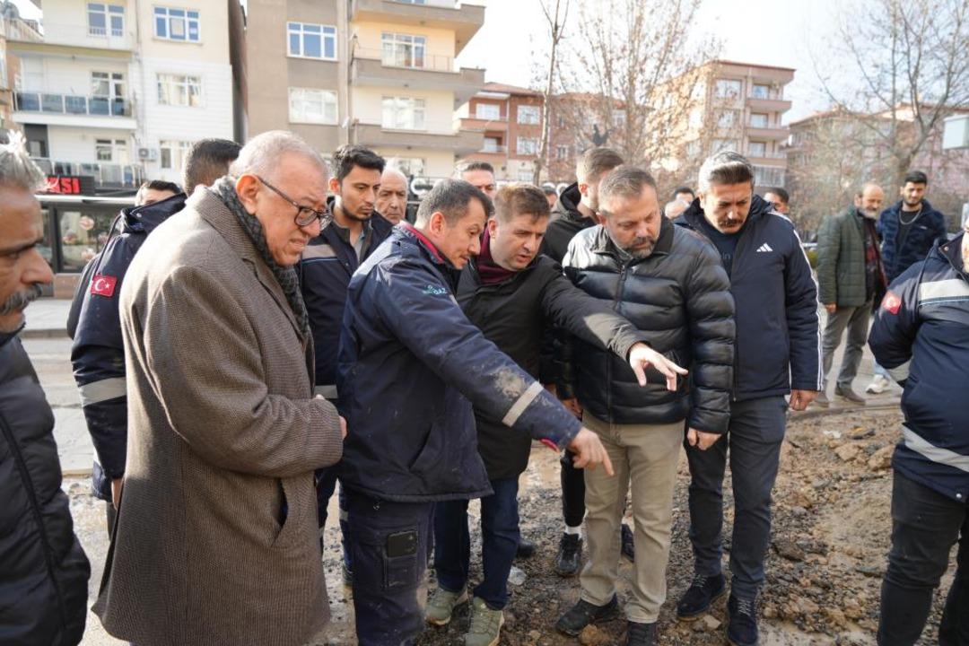 Kırıkkale de doğal gaz boru hattı patladı, alevler metrelerce y&uuml;kseldi 3