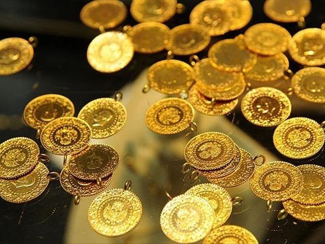 Altın ve g&uuml;m&uuml;ş yatırımı yapanlar dikkat! Uzman isim uyardı: "Altında d&uuml;ş&uuml;ş olacak" dedi, sebebini a&ccedil;ıkladı