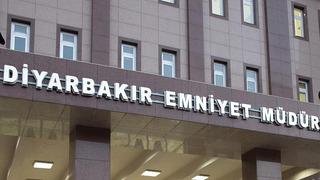 Diyarbakır Valiliği duyurdu! Emniyetin önüne el yapımı patlayıcı atan 2 şüpheli aranıyor