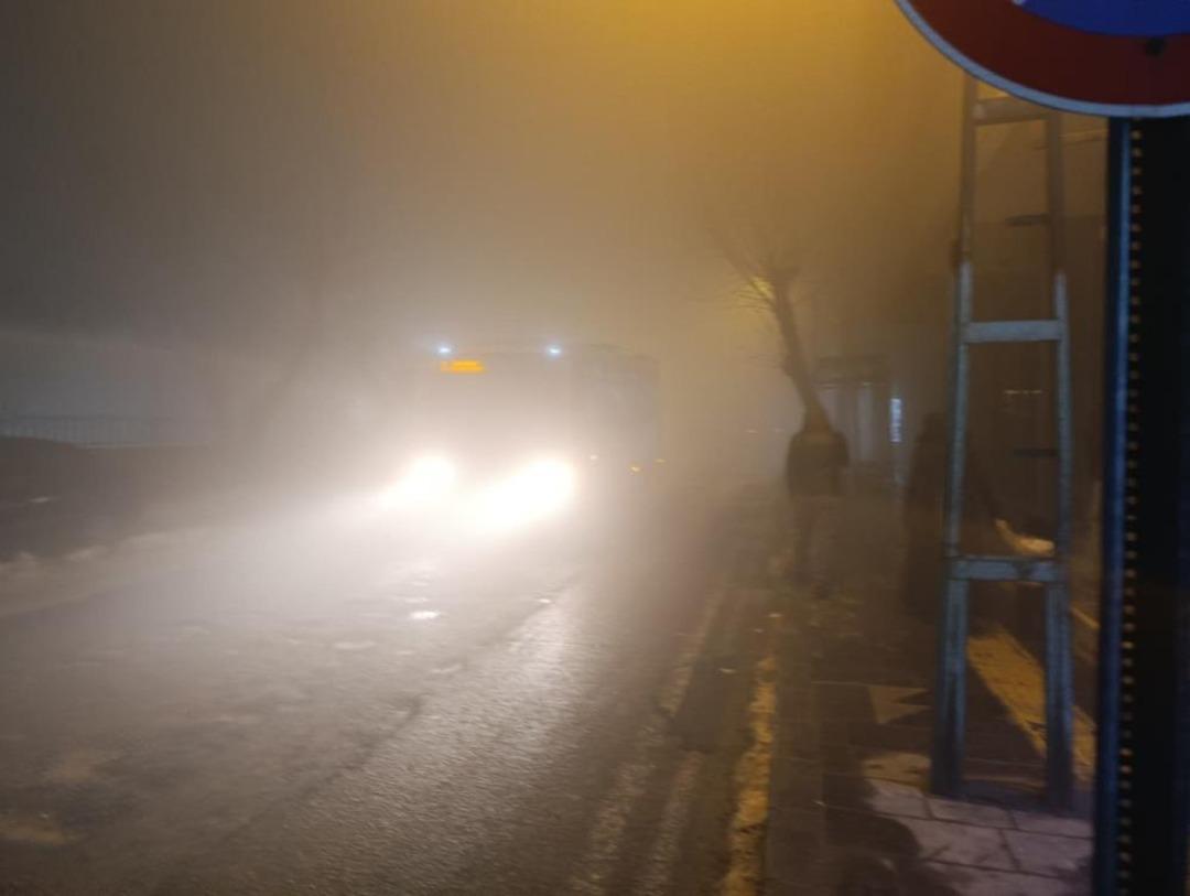 Diyarbakır&rsquo;da yoğun sis nedeniyle u&ccedil;ak seferleri iptal edildi 2