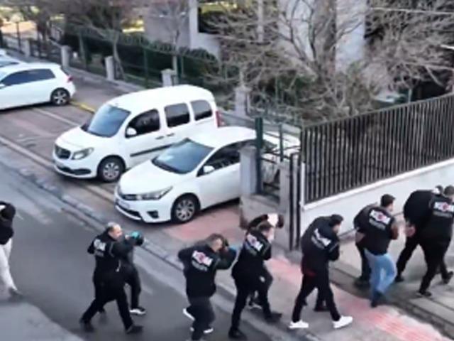 Mersin'de su&ccedil; &ouml;rg&uuml;t&uuml;ne operasyon, elebaşı yakalandı