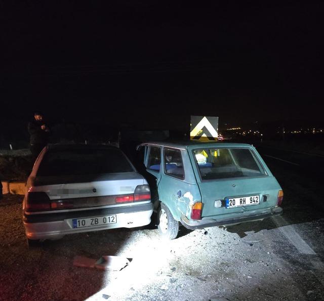 Buldan&rsquo;da iki otomobil &ccedil;arpıştı; 2 yaralı 1